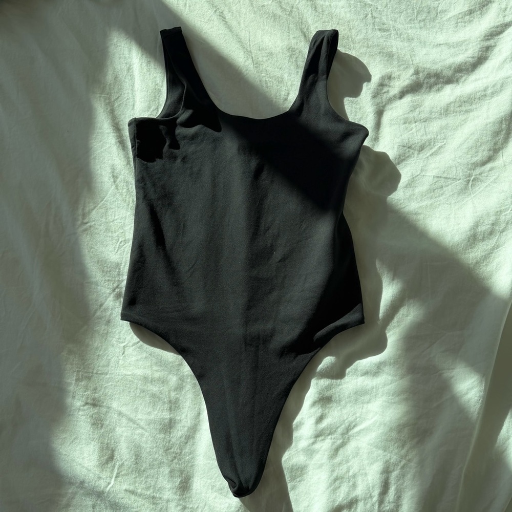 Black Women's Scoop Neck Bodysuit